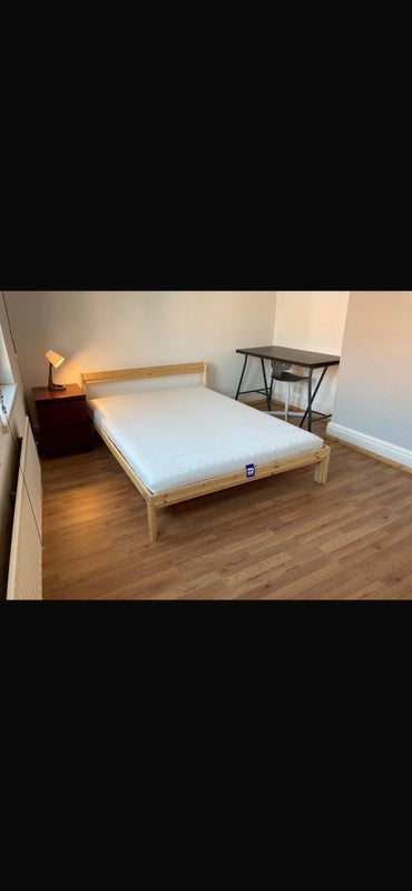 Room Ullswater Street in Leicester