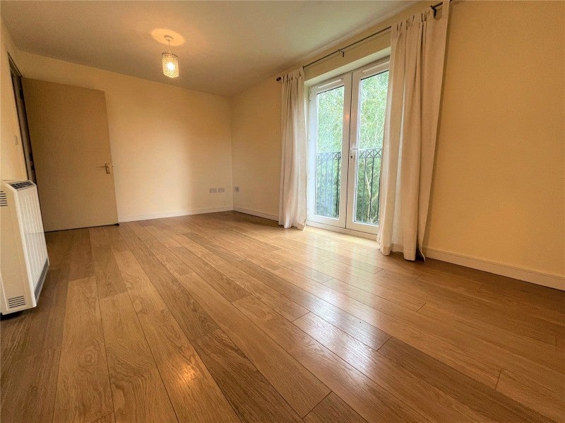 Flat Blease Close in Staverton