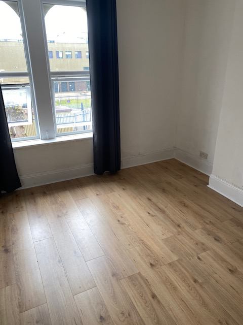 Flat Lennard Road in Greater London