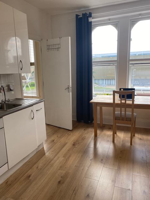 Flat Lennard Road in Greater London