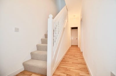Flat Derby Road in Greater London