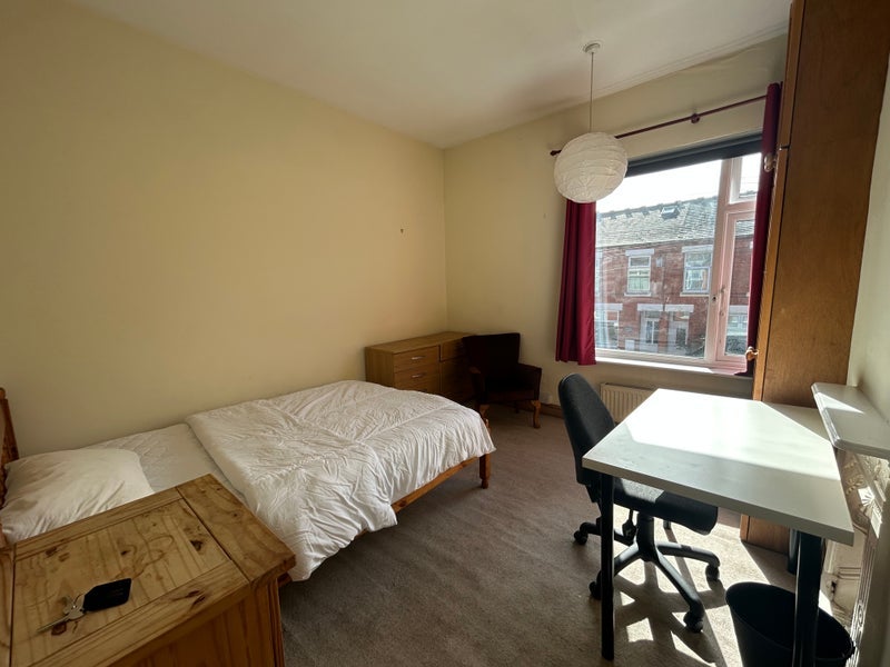 Room Kingston Road in Coventry