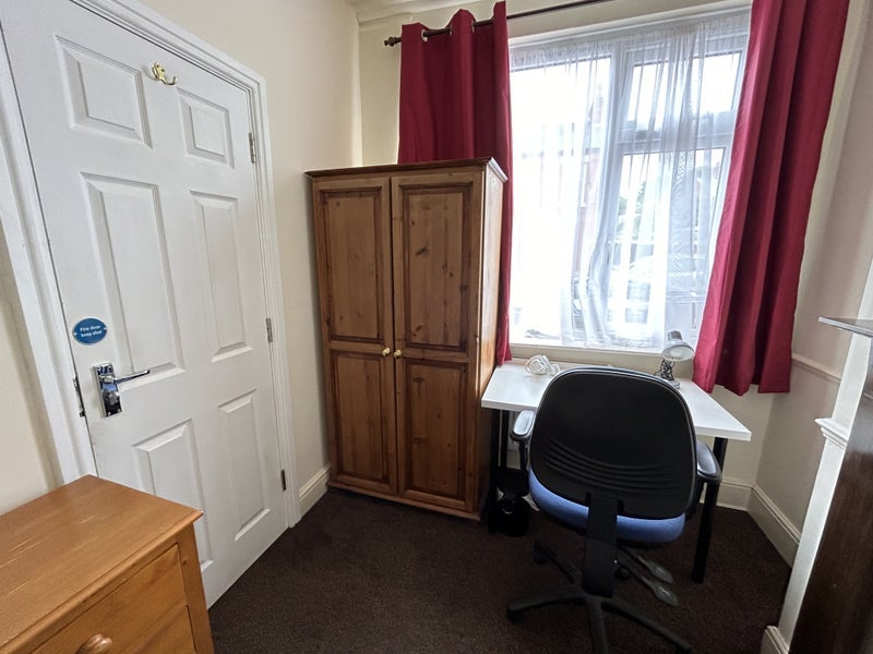 Room Kingston Road in Coventry