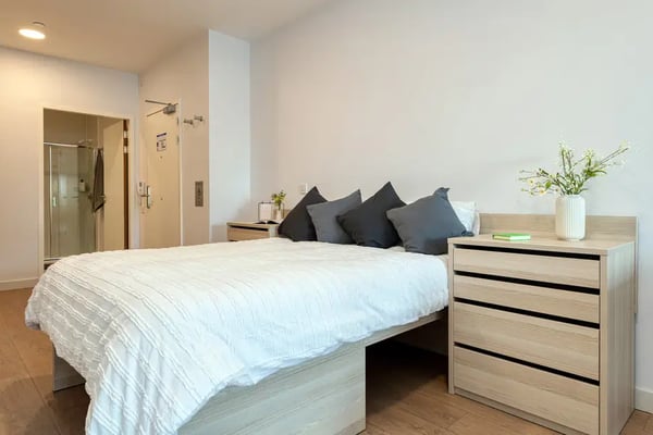 Room Crasswell Street in Portsmouth