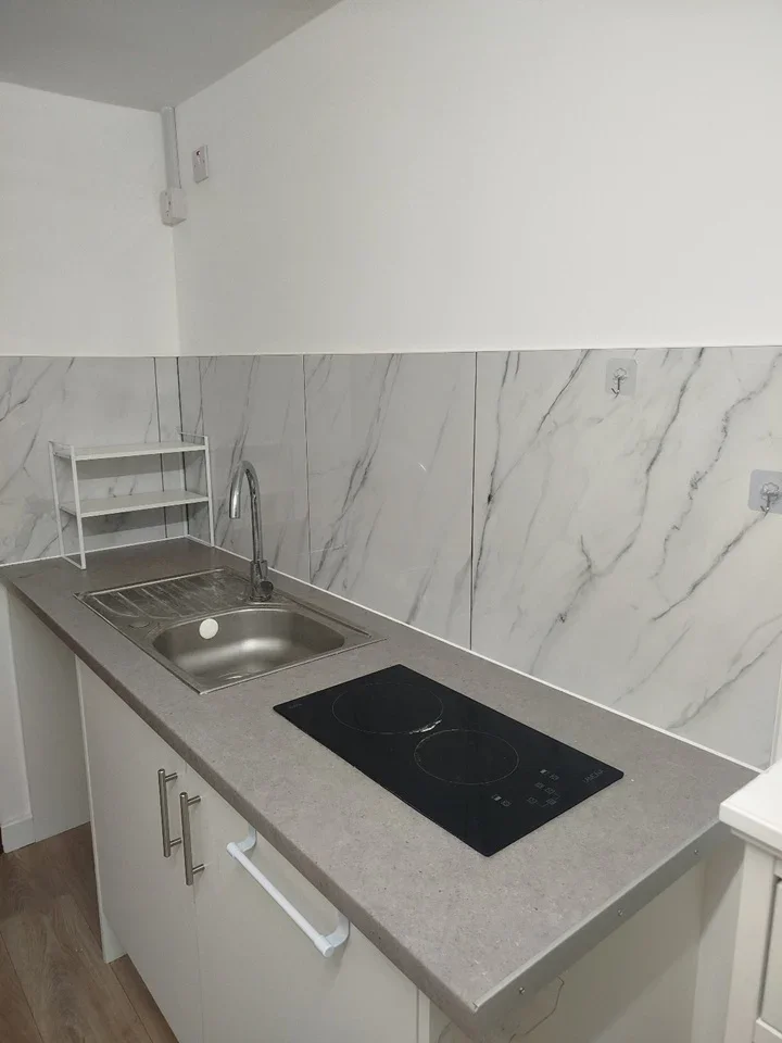 Room Firs Drive in Greater London