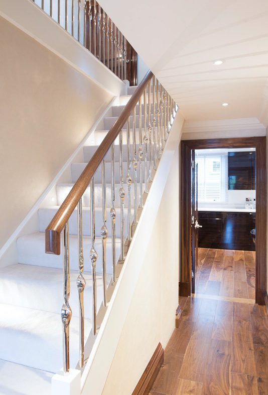 Flat Grosvenor Hill in London