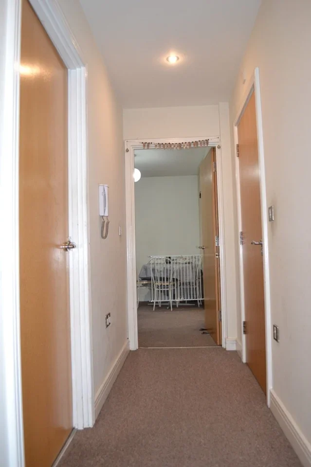 Room Hainault Street in Greater London