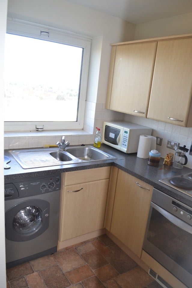 Flat Hainault Street in Greater London