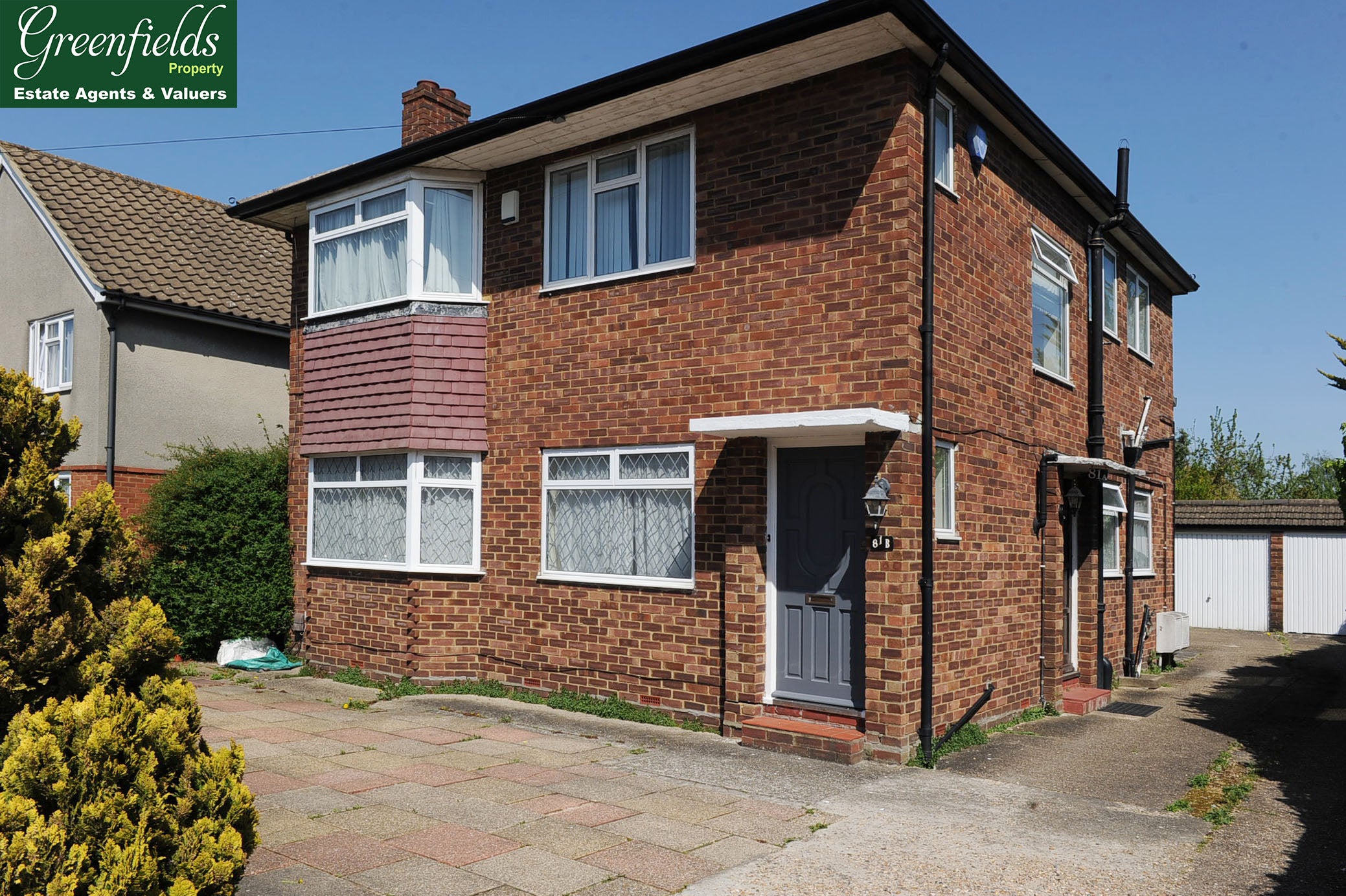 Flat Dawlish Drive in Greater London