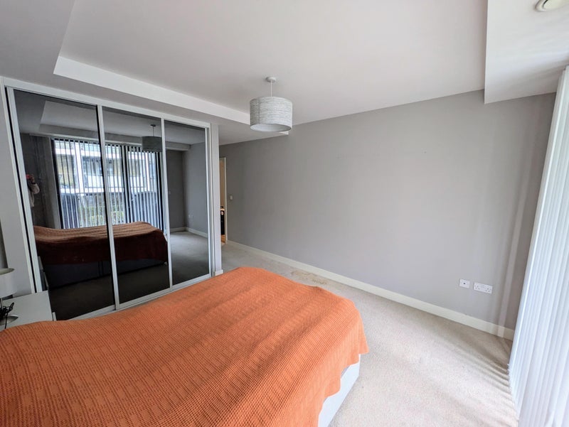 Room Knaresborough Drive in Greater London