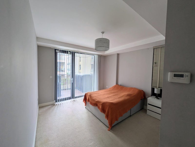Room Knaresborough Drive in Greater London