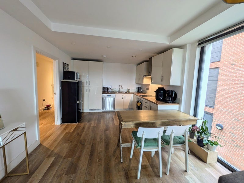 Room Knaresborough Drive in Greater London