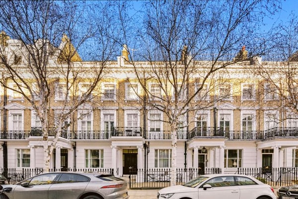 Flat Cranley Place in Greater London