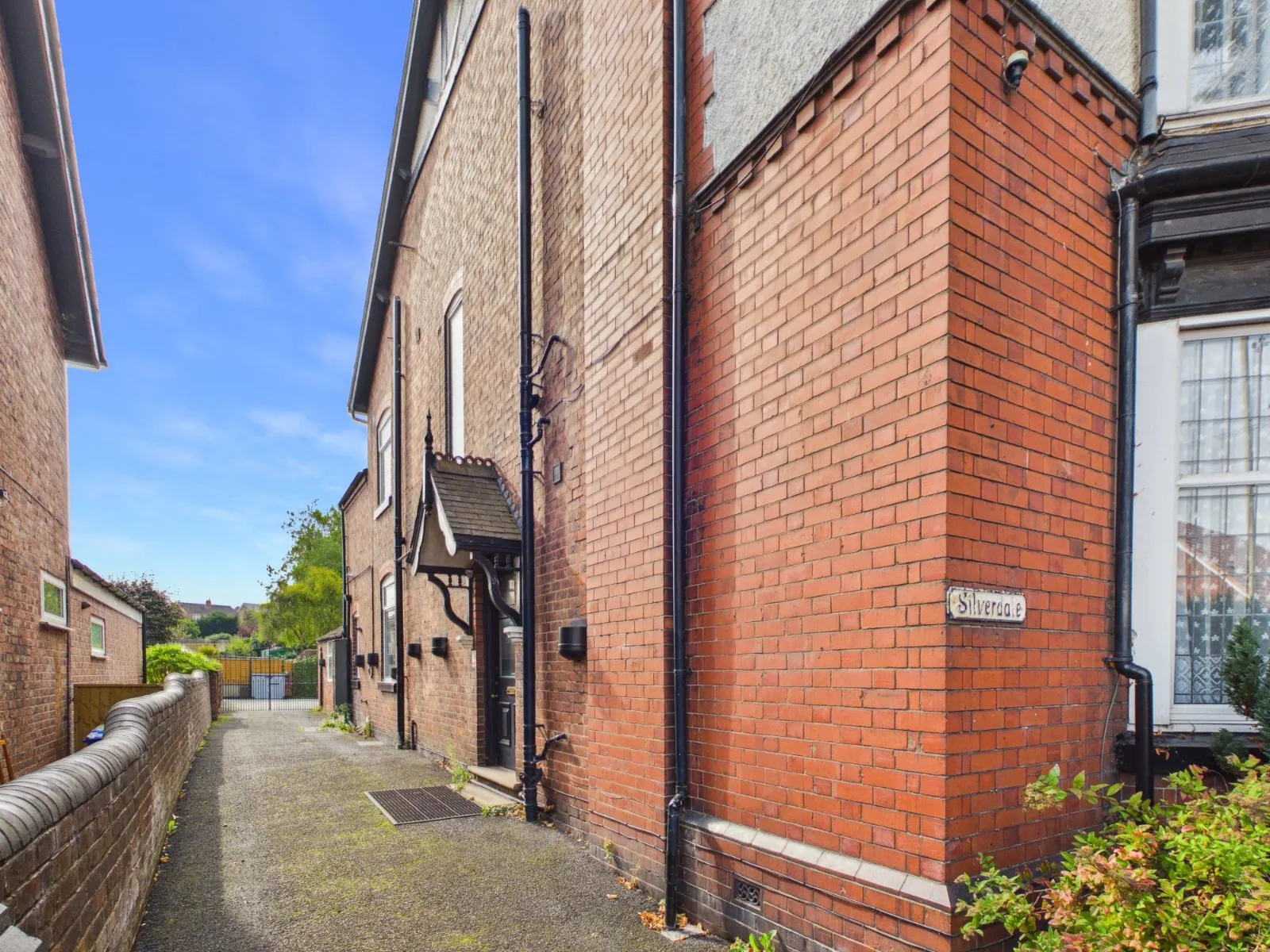 House Sedgley Road West in Coseley