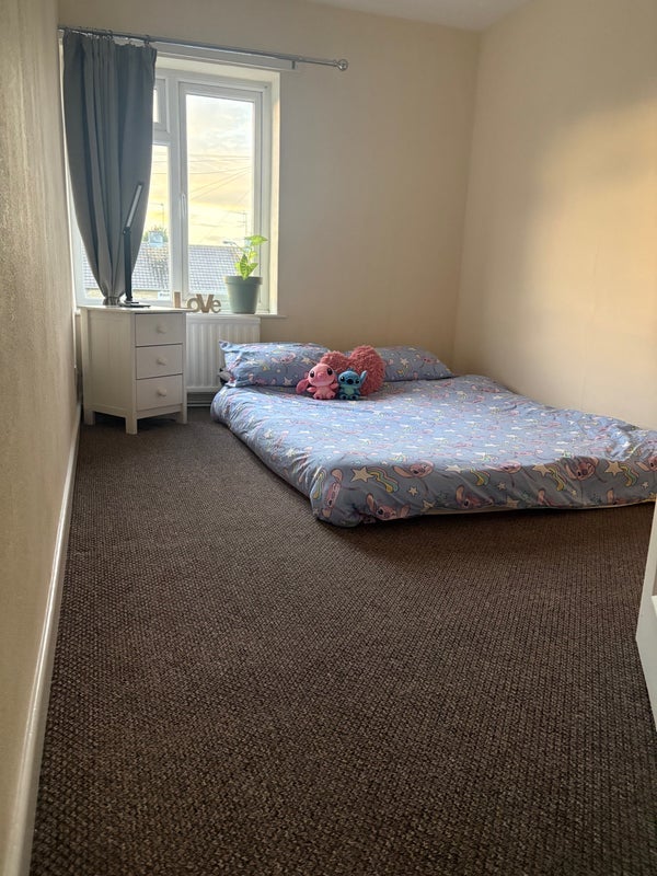 Room Charlton Road in Bristol