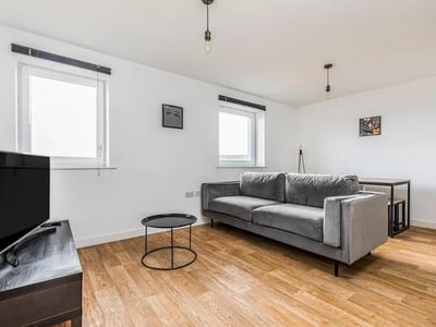 Flat Longley Road in Chichester