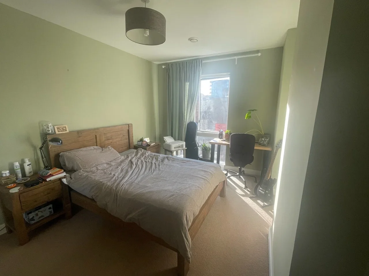 Flat Peartree Way in Greater London