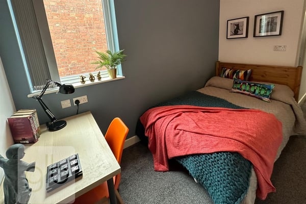 Room St. George's Road in Coventry