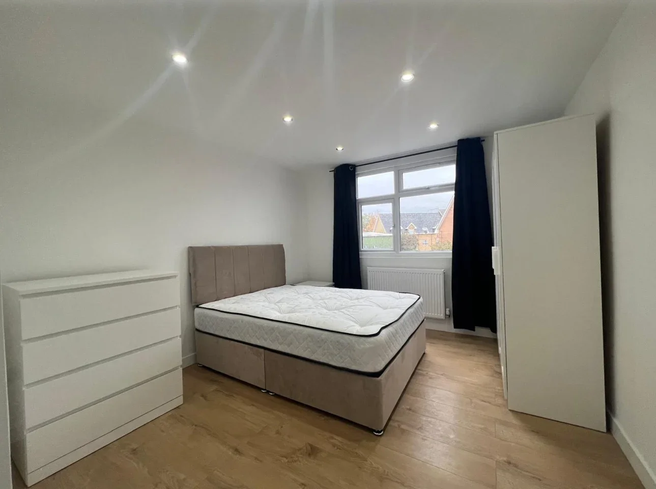 House Hayes Grove in Greater London
