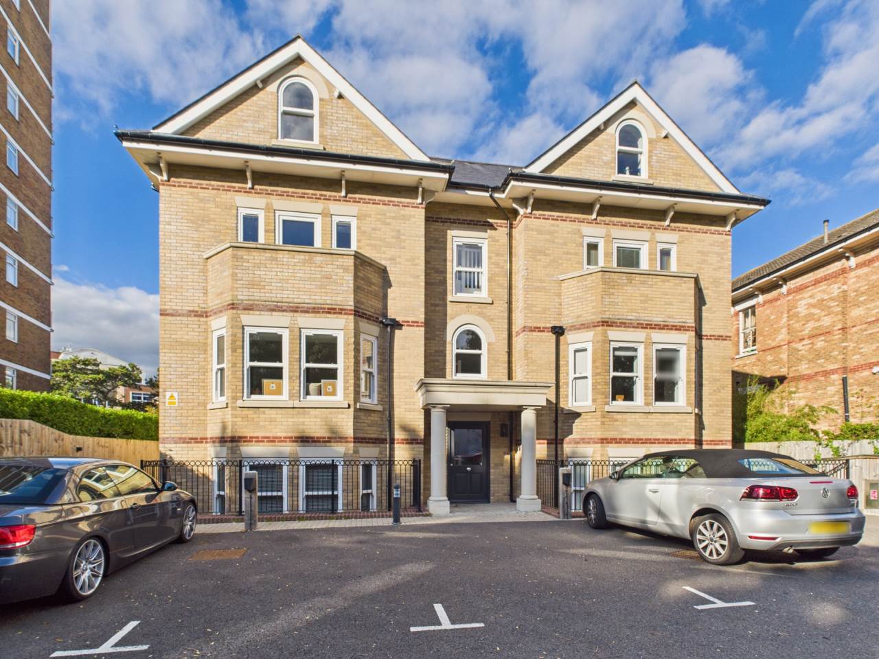 Flat Gervis Road in Bournemouth