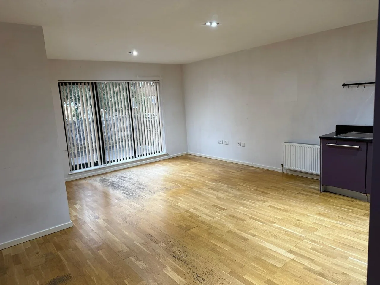 Flat Gloucester Drive in Greater London