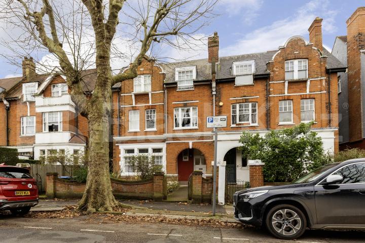 House Iverson Road in Greater London
