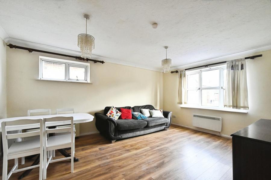 Flat Bath Road in Swindon