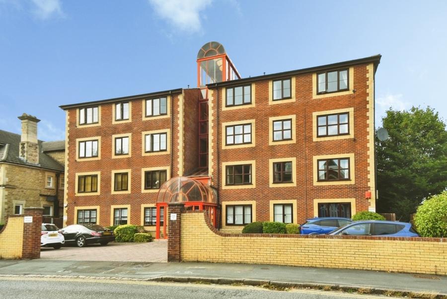 Flat Bath Road in Swindon