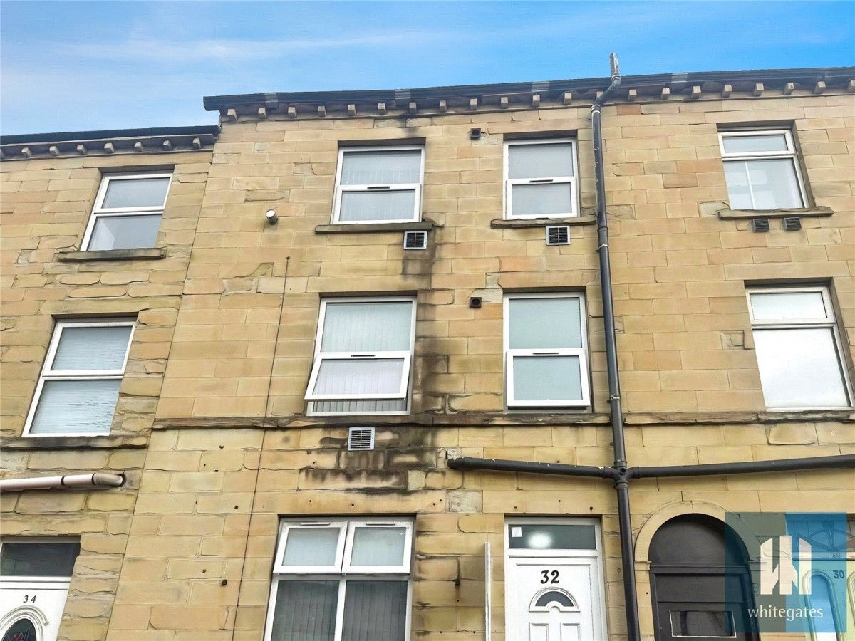 Room Manchester Road in Kirklees