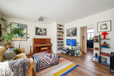 Flat Calvert Avenue in Greater London