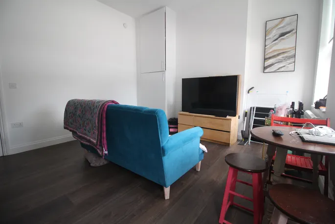 Flat Putney High Street in Greater London