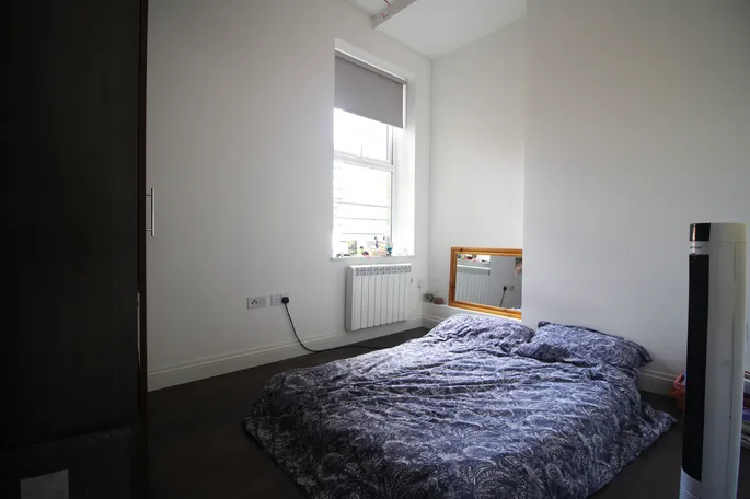 Flat Putney High Street in Greater London