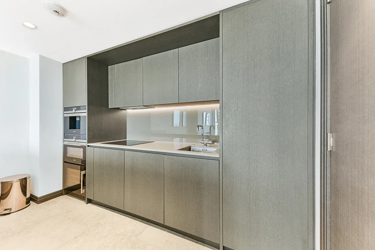 Flat Blackfriars Road in Greater London