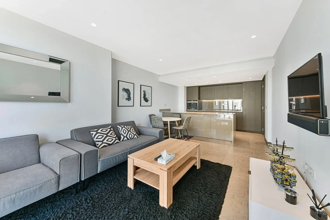 Flat Blackfriars Road in Greater London
