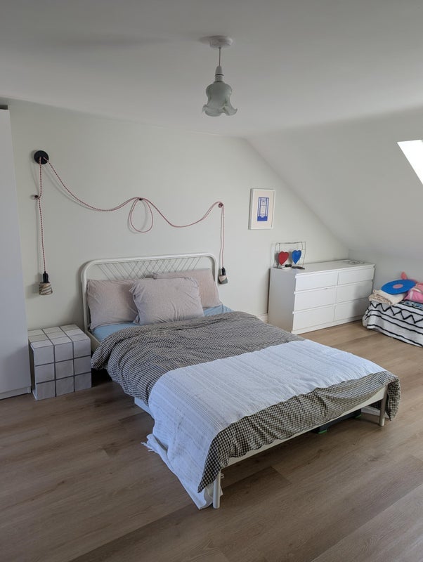 Flat Royston Road in Greater London