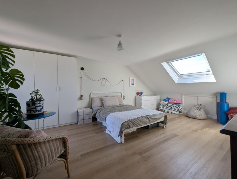 Flat Royston Road in Greater London