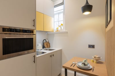 Flat Sloane Avenue in Greater London