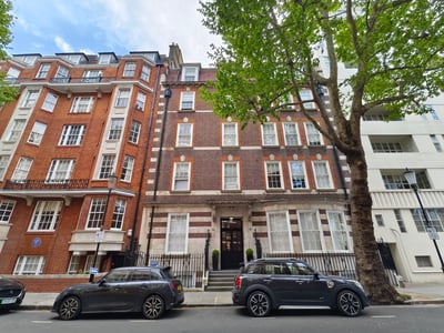 Flat Sloane Avenue in Greater London