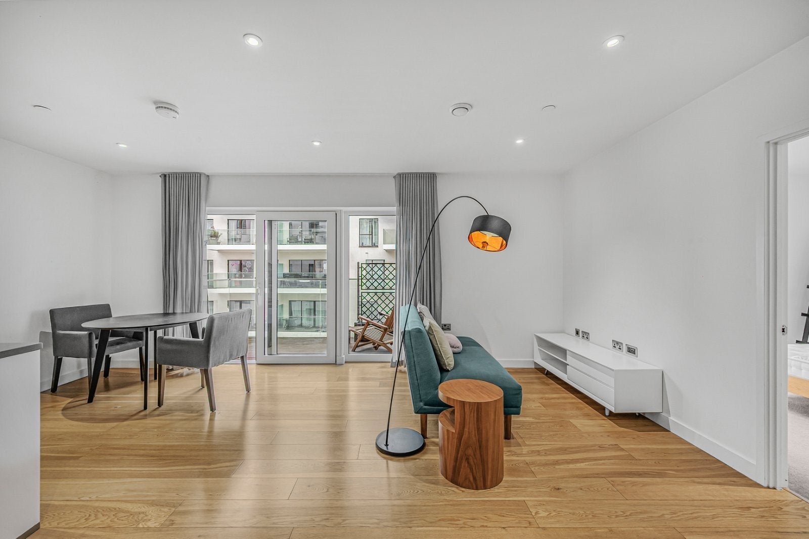 Flat Bessemer Place in Greater London