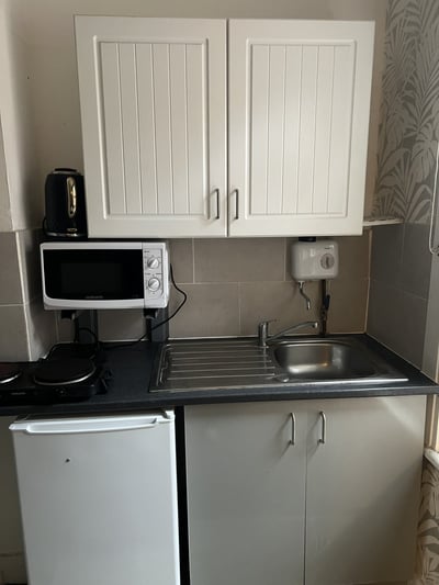 Room Russell Rise in Luton