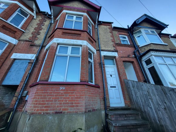Room Russell Rise in Luton