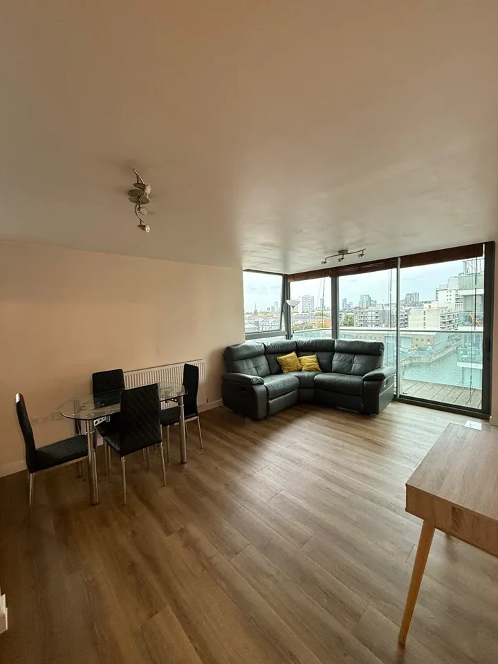 Flat Stainsby Road in Greater London