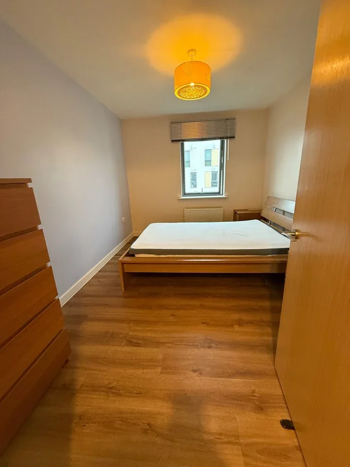 Flat Stainsby Road in Greater London
