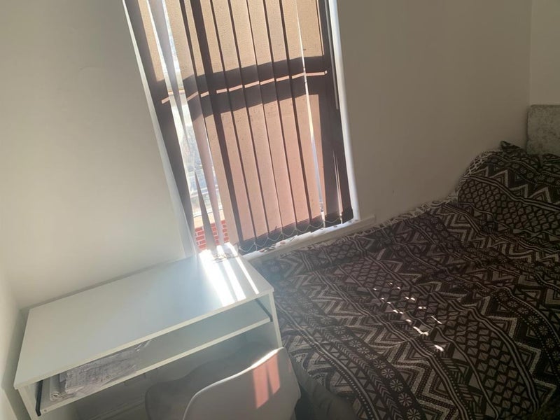 Room Saxony Road in Liverpool