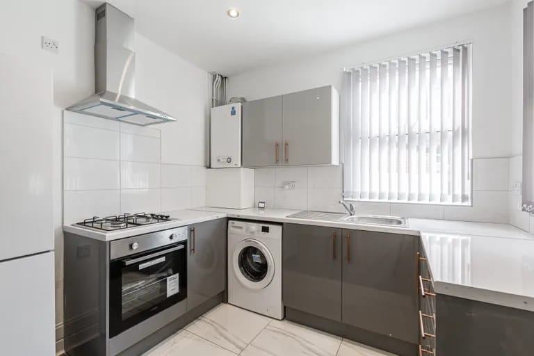 Room Saxony Road in Liverpool