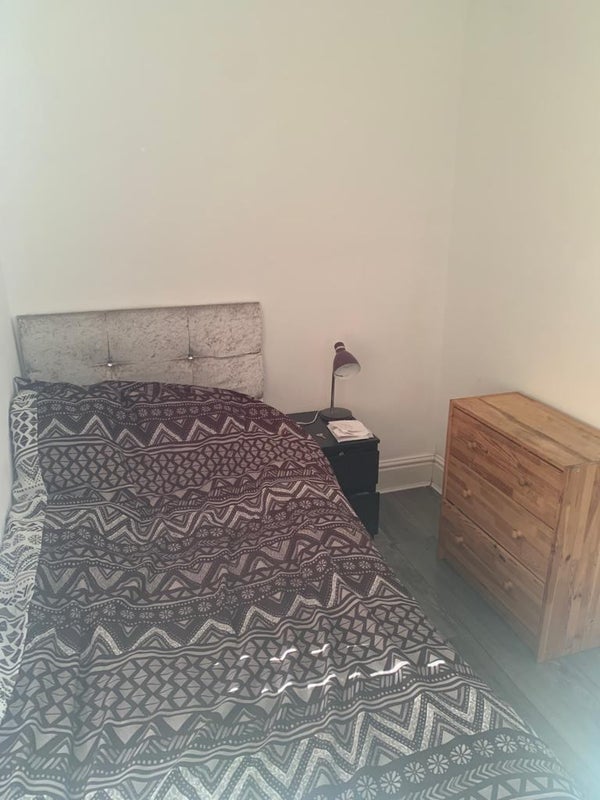 Room Saxony Road in Liverpool