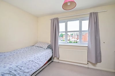 House Rose Gardens in Rushmoor