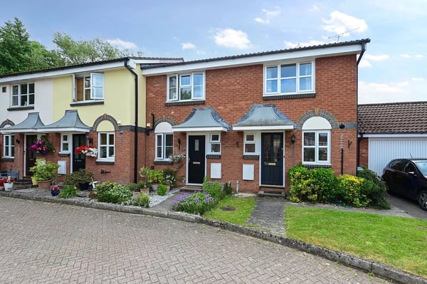 House Rose Gardens in Rushmoor