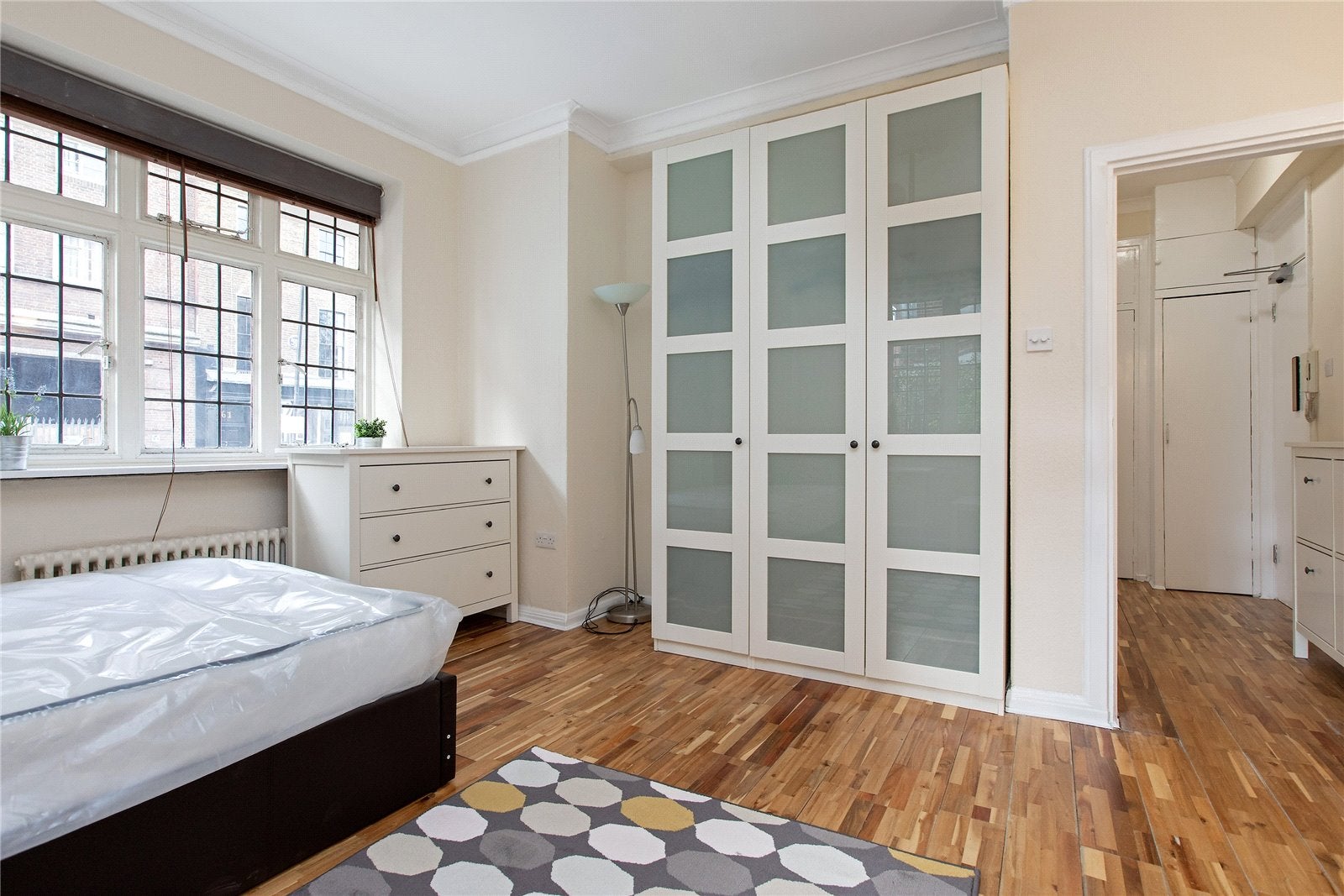 Flat Judd Street in Greater London