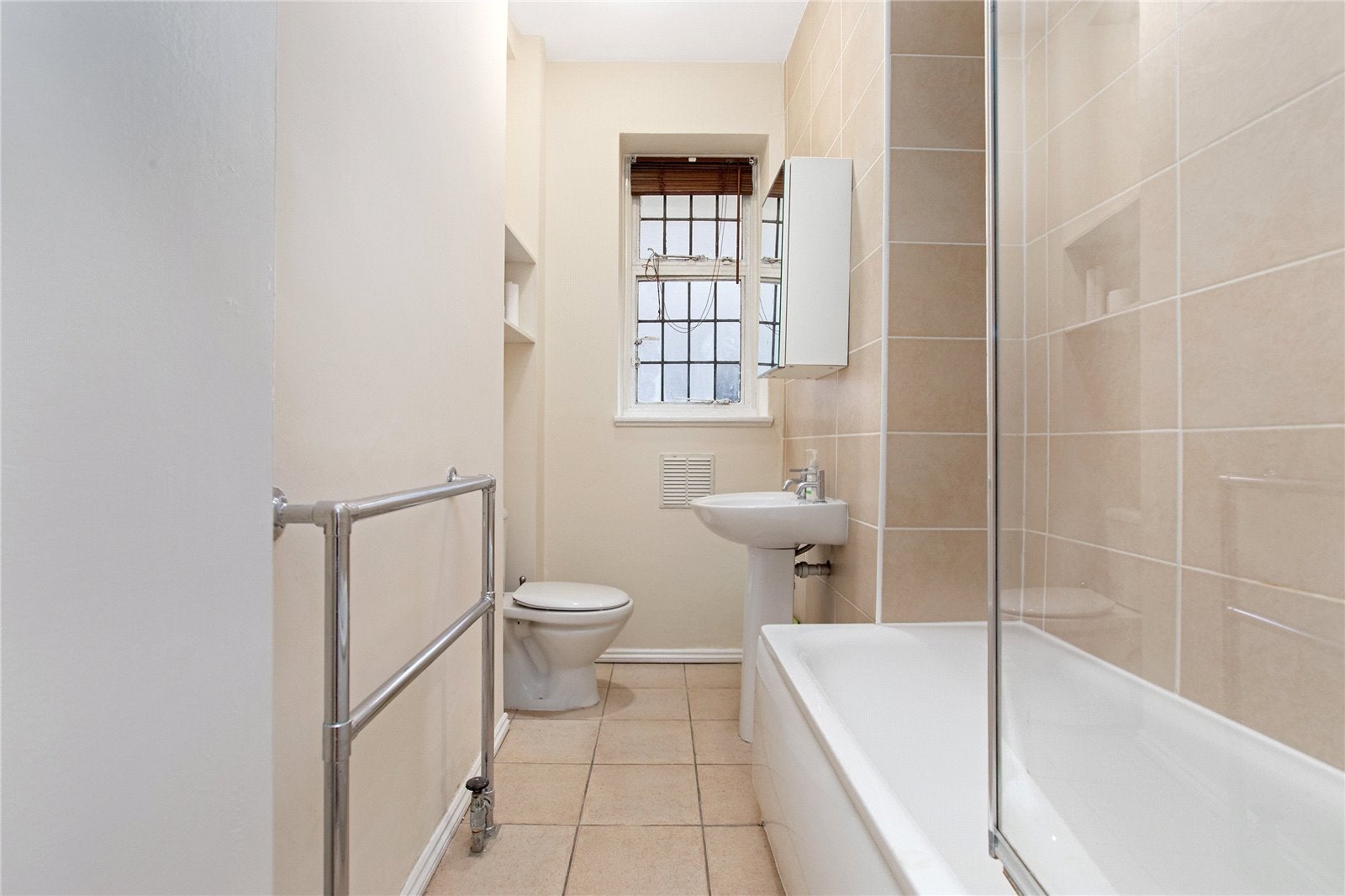 Flat Judd Street in Greater London